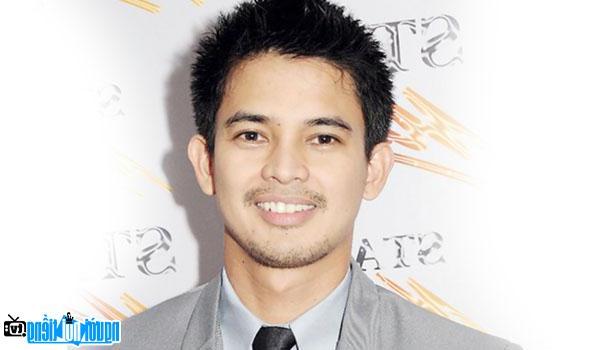 Picture of famous Filipino actor Jason Abalos