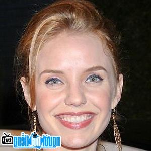 Latest Picture Of Actress Kelli Garner