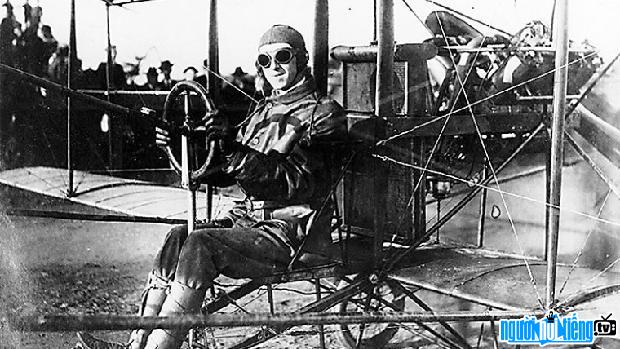 Picture of Eugene Burton Ely - famous American pilot