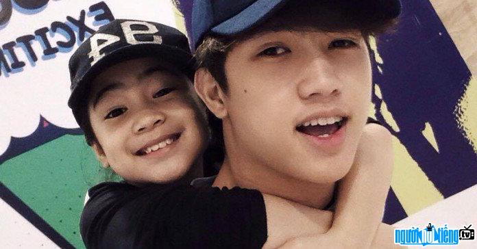 Niana Guerrero và Ranz Kyle đều là các ngôi sao trên mạng xã hội