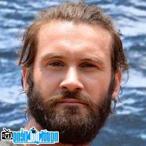 Một bức ảnh mới về Clive Standen- Nam diễn viên truyền hình nổi tiếng Anh