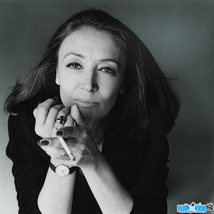 Hình ảnh phóng viên Oriana Fallaci