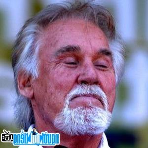 Latest Picture Of Country Singer Kenny Rogers