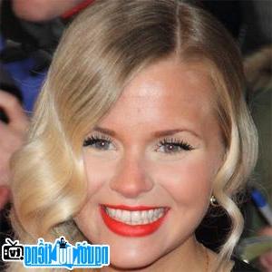 Latest pictures of Opera Woman Hetti Bywater