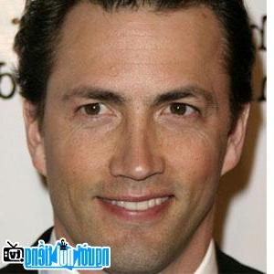 Image of Andrew Shue