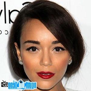 A new picture of Ashley Madekwe- Famous British TV Actress
