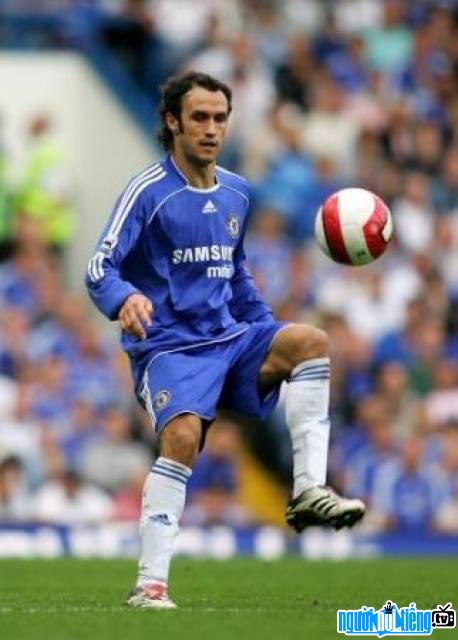 Picture of Ricardo Carvalho in a Chelsea shirt