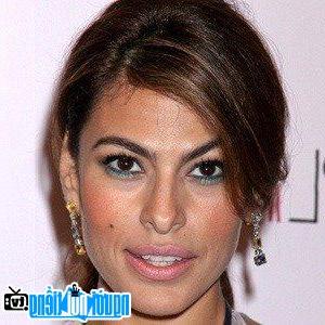 Latest Picture Of Actress Eva Mendes