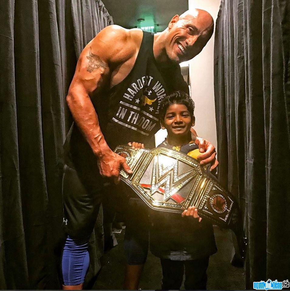 Dwayne Johnson là một đô vật vĩ đại nhất mọi thời đại