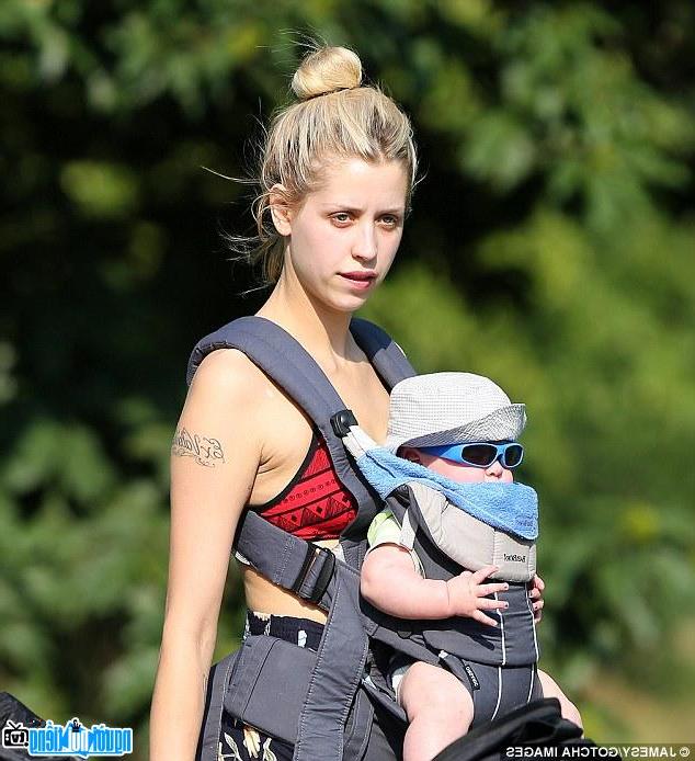 Peaches Geldof- beautiful mother of two