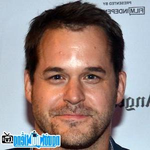 A New Picture of Kyle Bornheimer- Famous Indiana TV Actor