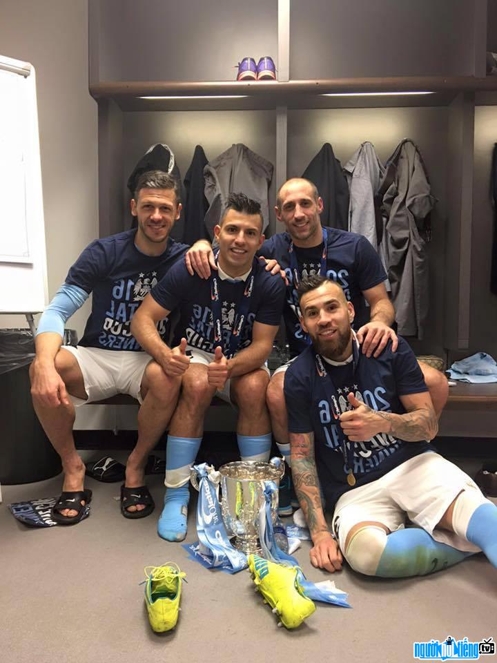 Soccer Sergio Aguero with his teammates