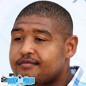 Latest Picture of TV Actor Omar Benson Miller