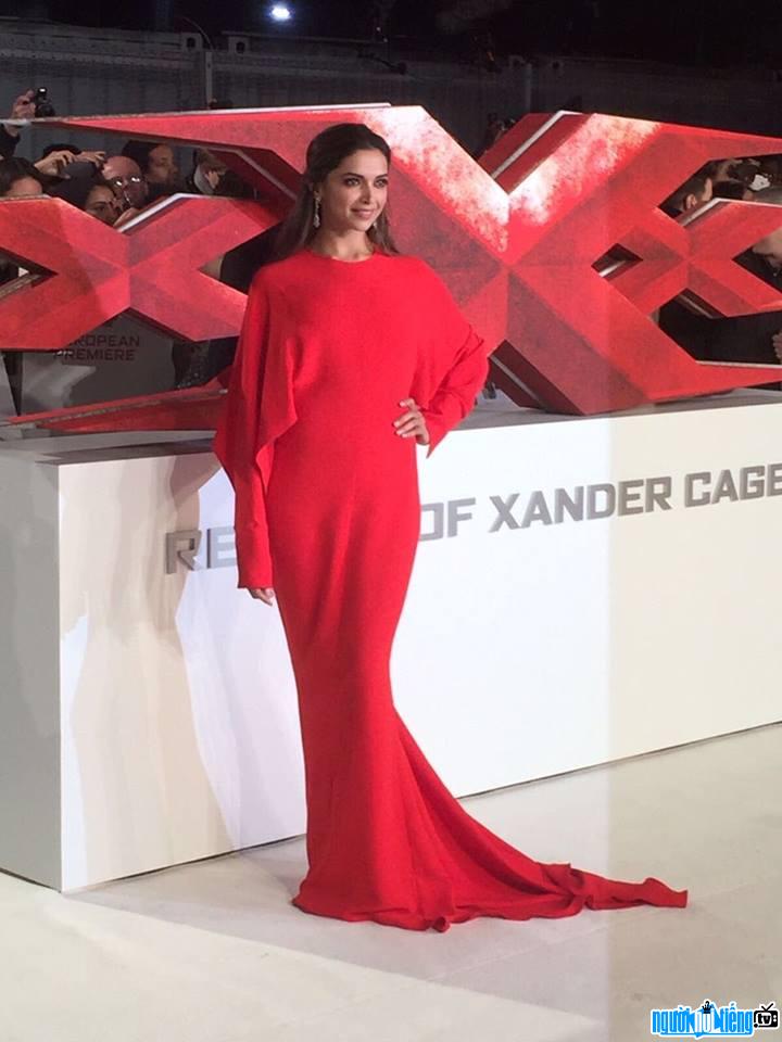 Actor Deepika Padukone's photo at the premiere of the movie "xXx counterattack"