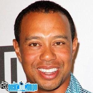 Tiger Woods tay golf huyền thoại người Mỹ