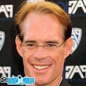 The latest pictures of Sports Commentator Joe Buck