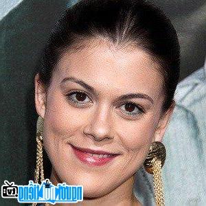 Latest Picture of TV Actress Lindsey Shaw