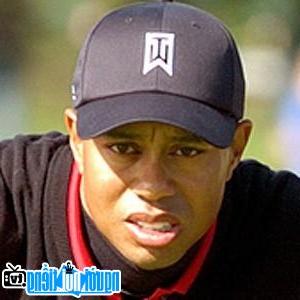 Sự nghiệp Tiger Woods xuống dốc sau bê bối tình cảm