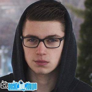 Một bức ảnh mới về Dean Wethers- Ca sĩ Rapper nổi tiếng Minnesota