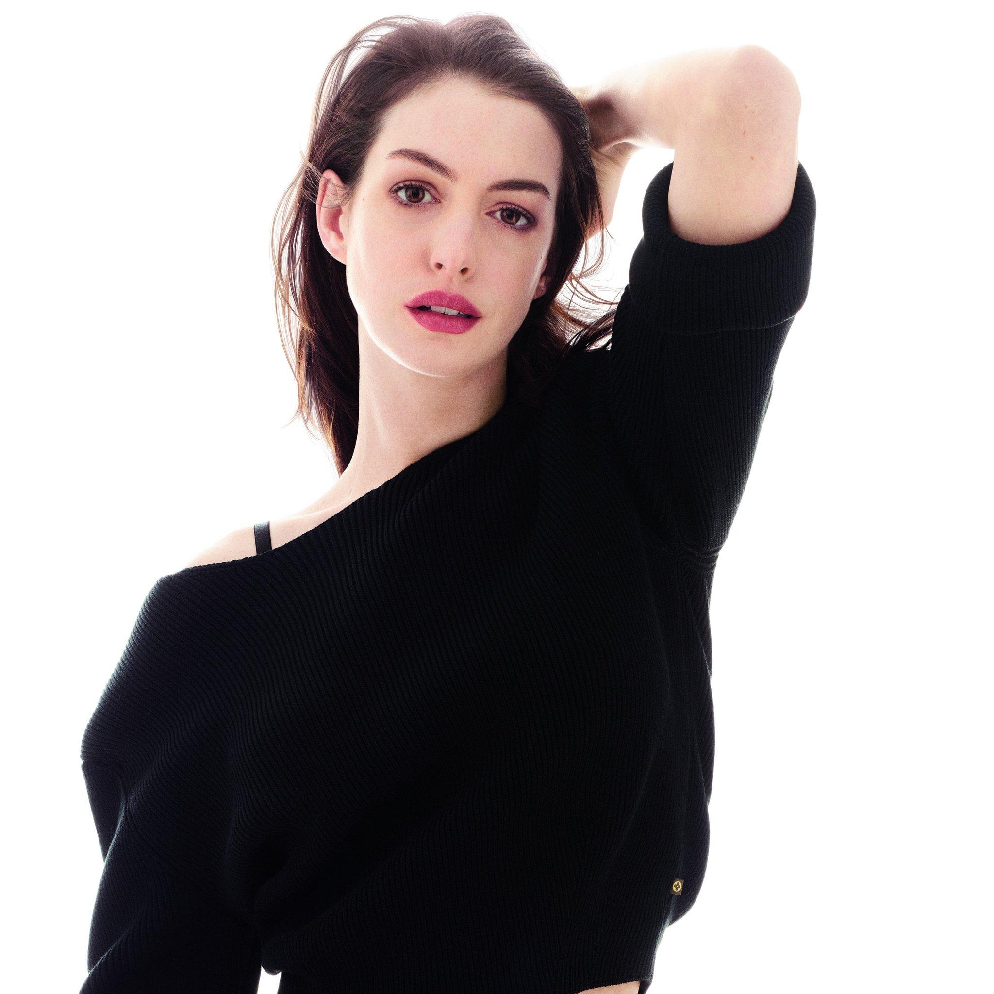 A latest photo of famous actress Anne Hathaway