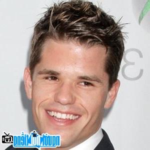 Latest Picture of TV Actor Max Carver