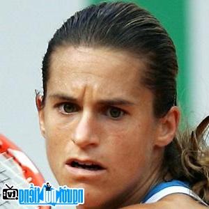 Một hình ảnh chân dung của VĐV tennis Amelie Mauresmo