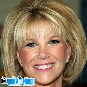 A Portrait Picture of TV Host Joan Lunden picture