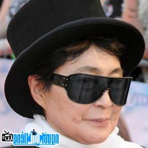 Photo Portrait of Yoko Ono