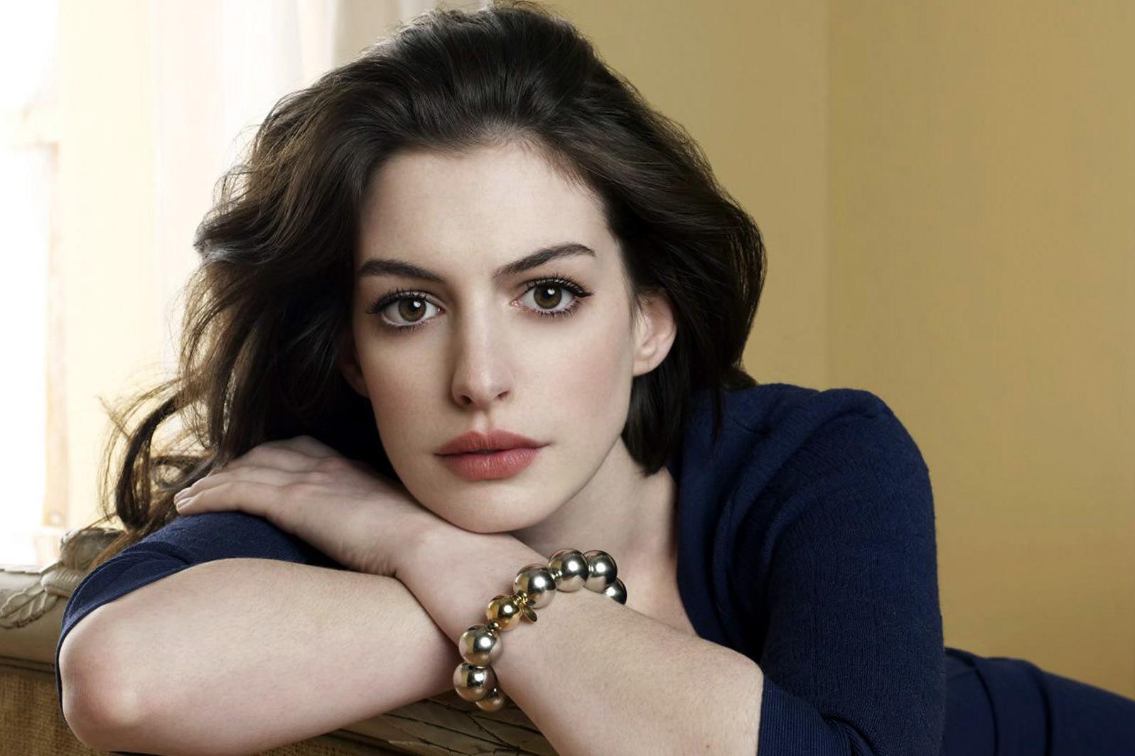 Beautiful actress Anne Hathaway