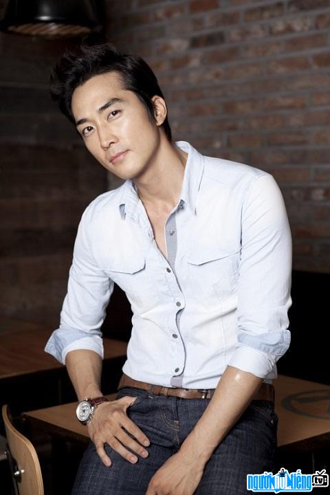  Latest pictures of actor Song Seung-heon