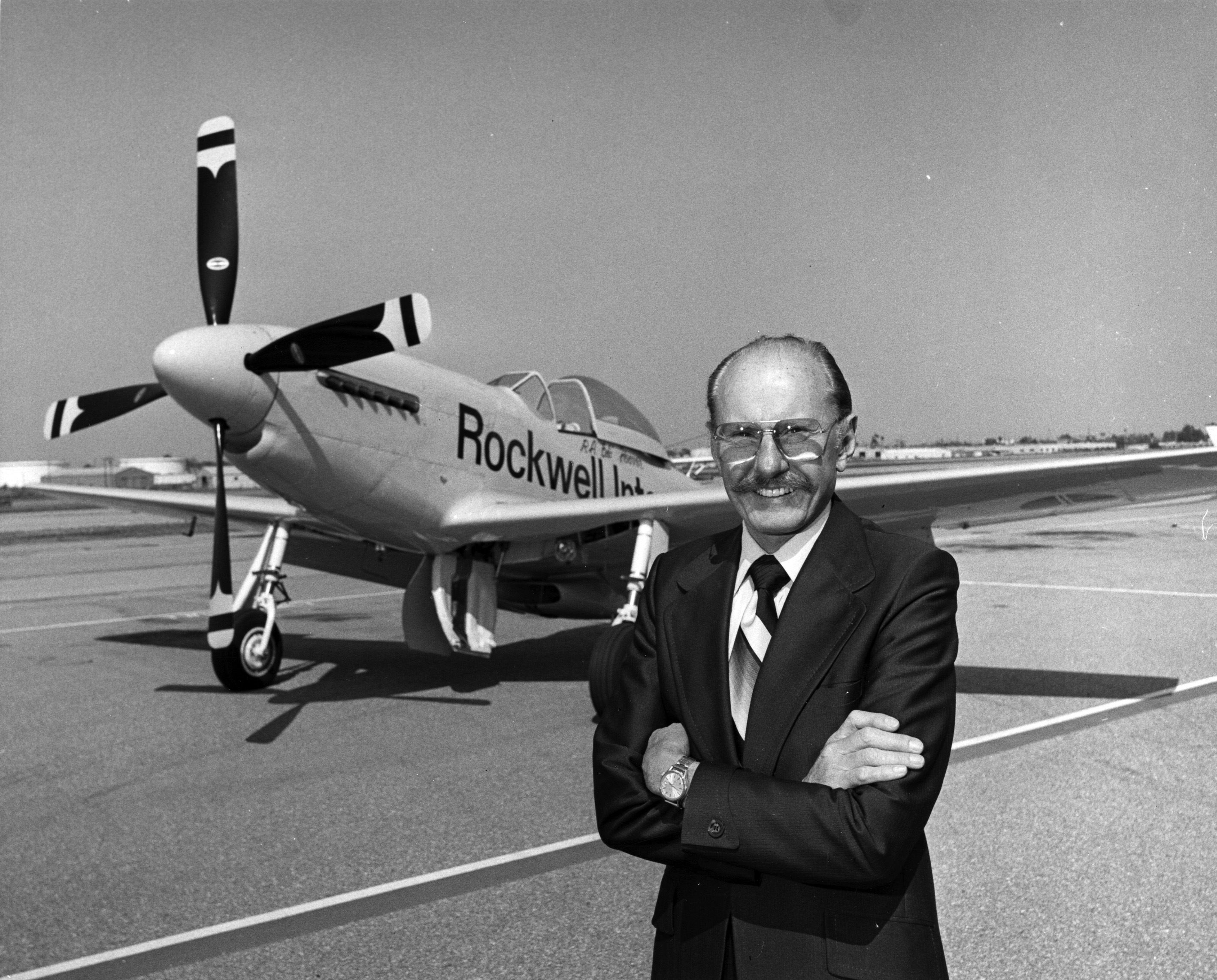 Hình ảnh về phi công Bob Hoover