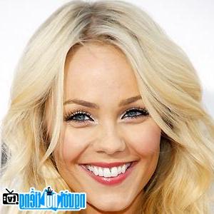 Latest Picture Of Actress Laura Vandervoort