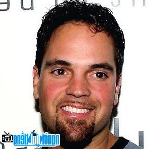 A portrait image of baseball player Mike Piazza