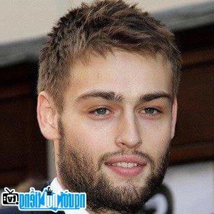 Latest picture of Douglas Booth Male Actor