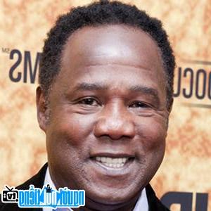 Một hình ảnh chân dung của Nam diễn viên truyền hình Isiah Whitlock Jr.