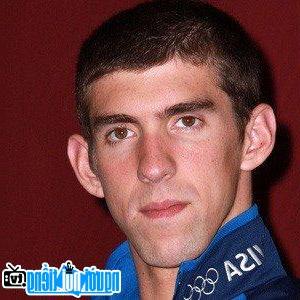 Một hình ảnh chân dung của VĐV bơi lội Michael Phelps