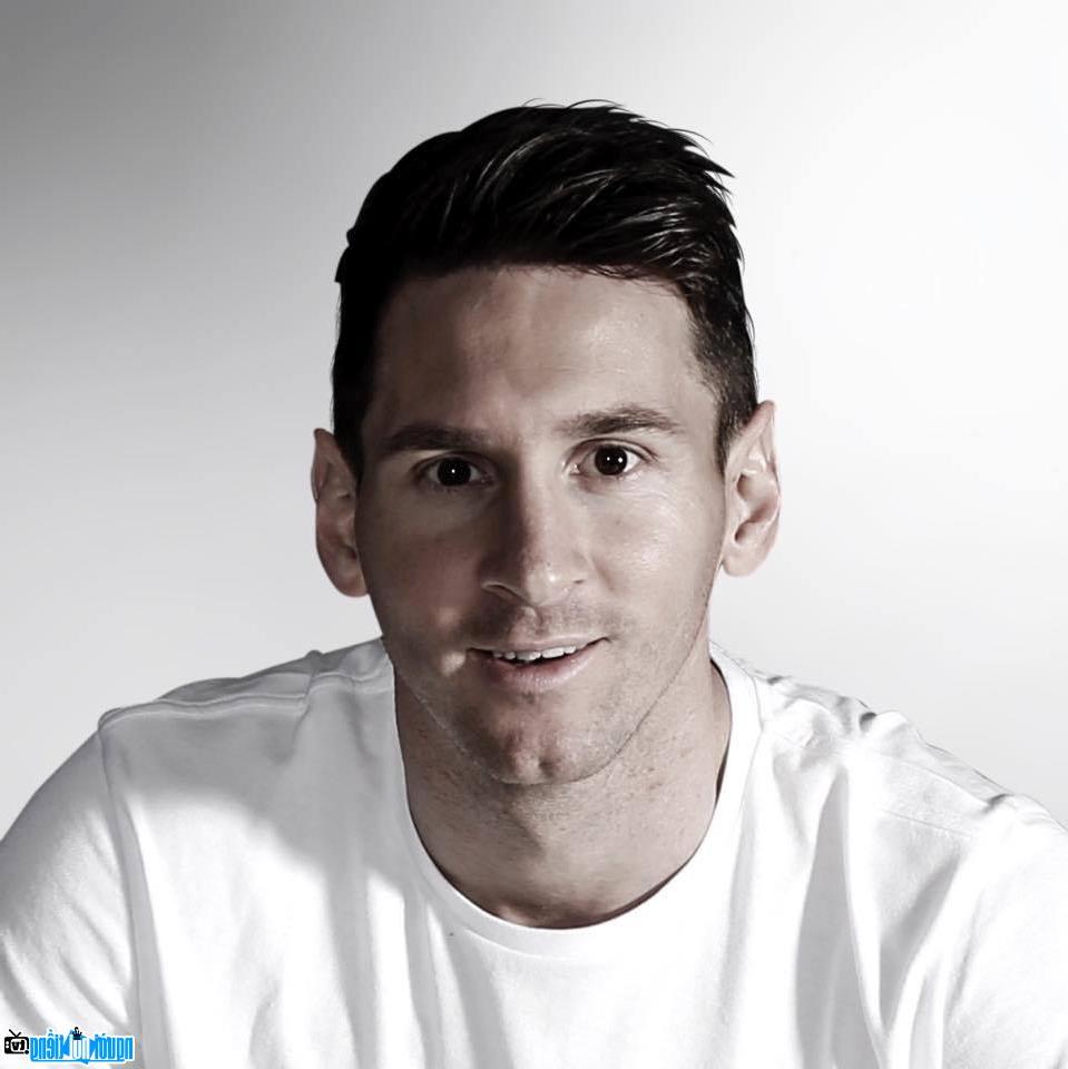 Portrait of Messi in white shirt
