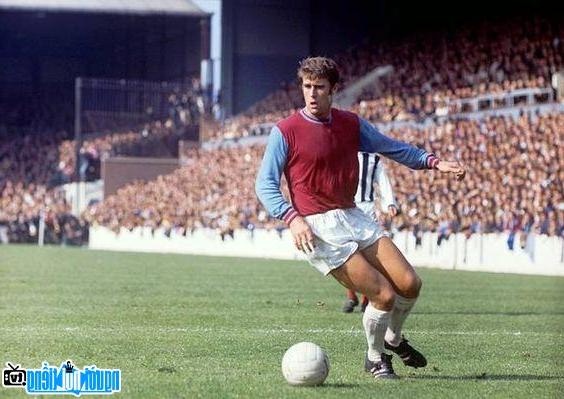 Picture of young football player Geoff Hurst
