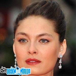 Latest picture of Actress Alexa Davalos