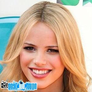Latest Picture of TV Actress Halston Sage