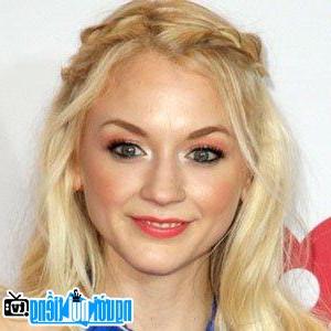 Latest Picture of TV Actress Emily Kinney