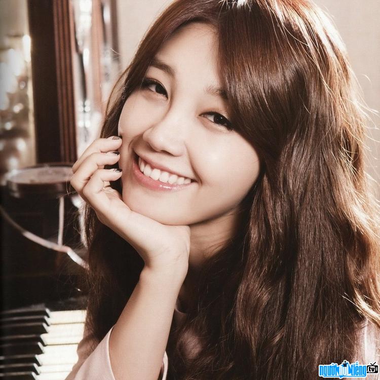 Ca sĩ Jung Eun Ji tài năng và xinh đẹp