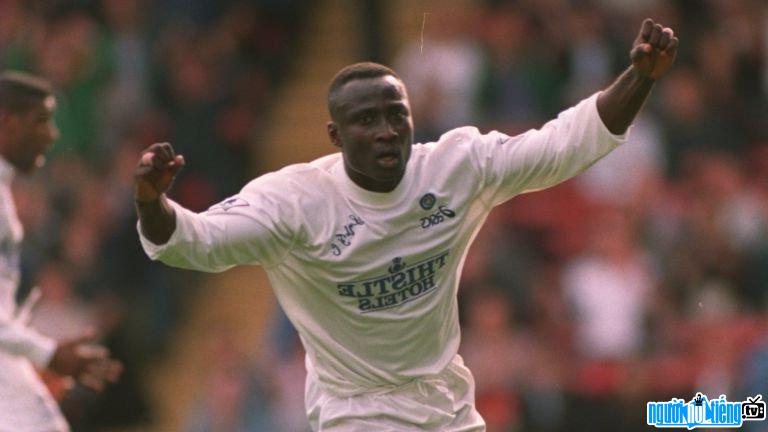 Image of Tony Yeboah celebrating victory on the pitch