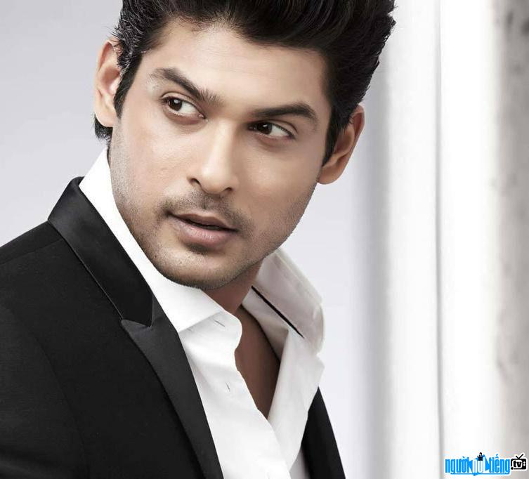 Looking at the manly beauty of actor Siddharth Shukla