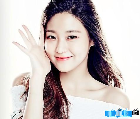 Latest pictures of female singer Kim Seolhyun