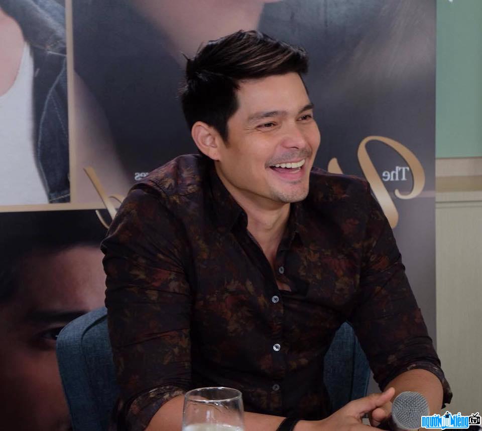  Dingdong Dantes is a famous Filipino actor