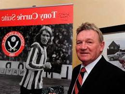 Tony Currie photo in the press conference