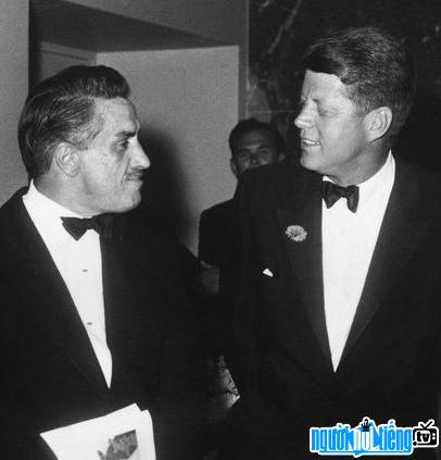 Journalist Albert Merriman Smith with President Kennedy