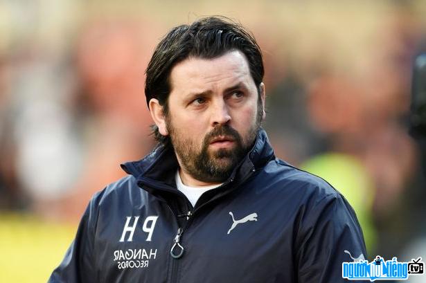 Picture of Paul Hartley as a coach