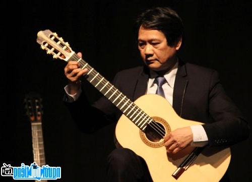 A new photo of Dang Ngoc Long- Famous guitarist Nghe An- Vietnam